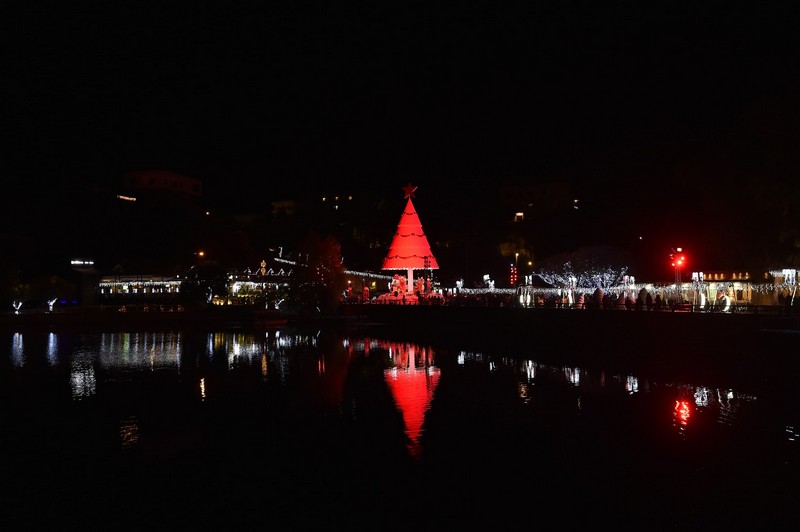 Christmas by the Lake 2016 Opening
